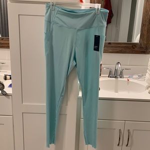 Crown & Ivy leggings